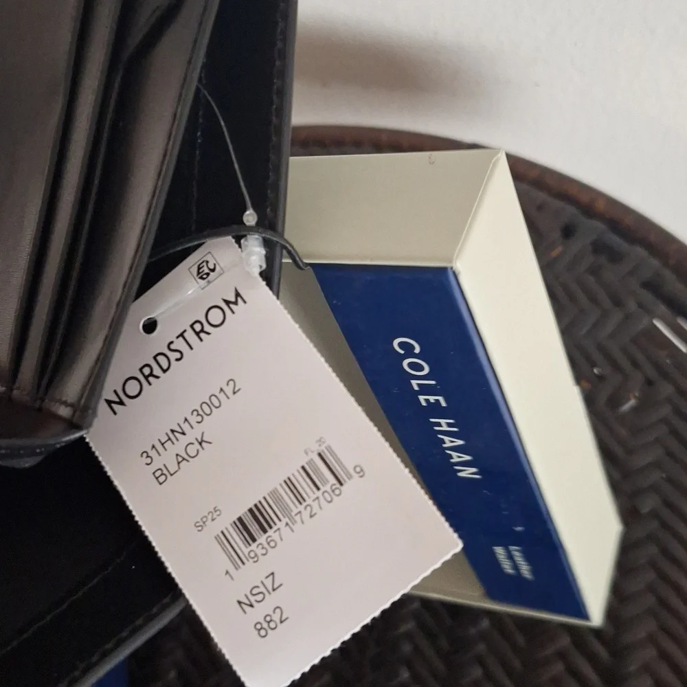 Cole Haan Leather Wallet Black Mens Classic Gift New in Box